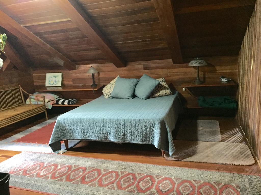 Chalet Nicholas Bed & Breakfast Nuevo Arenal Exterior photo